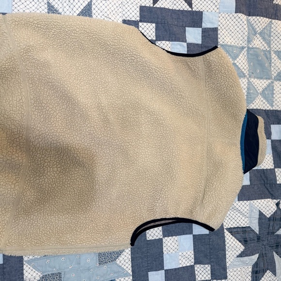 Patagonia Cream and Black Fleece Vest - Picture 3 of 4